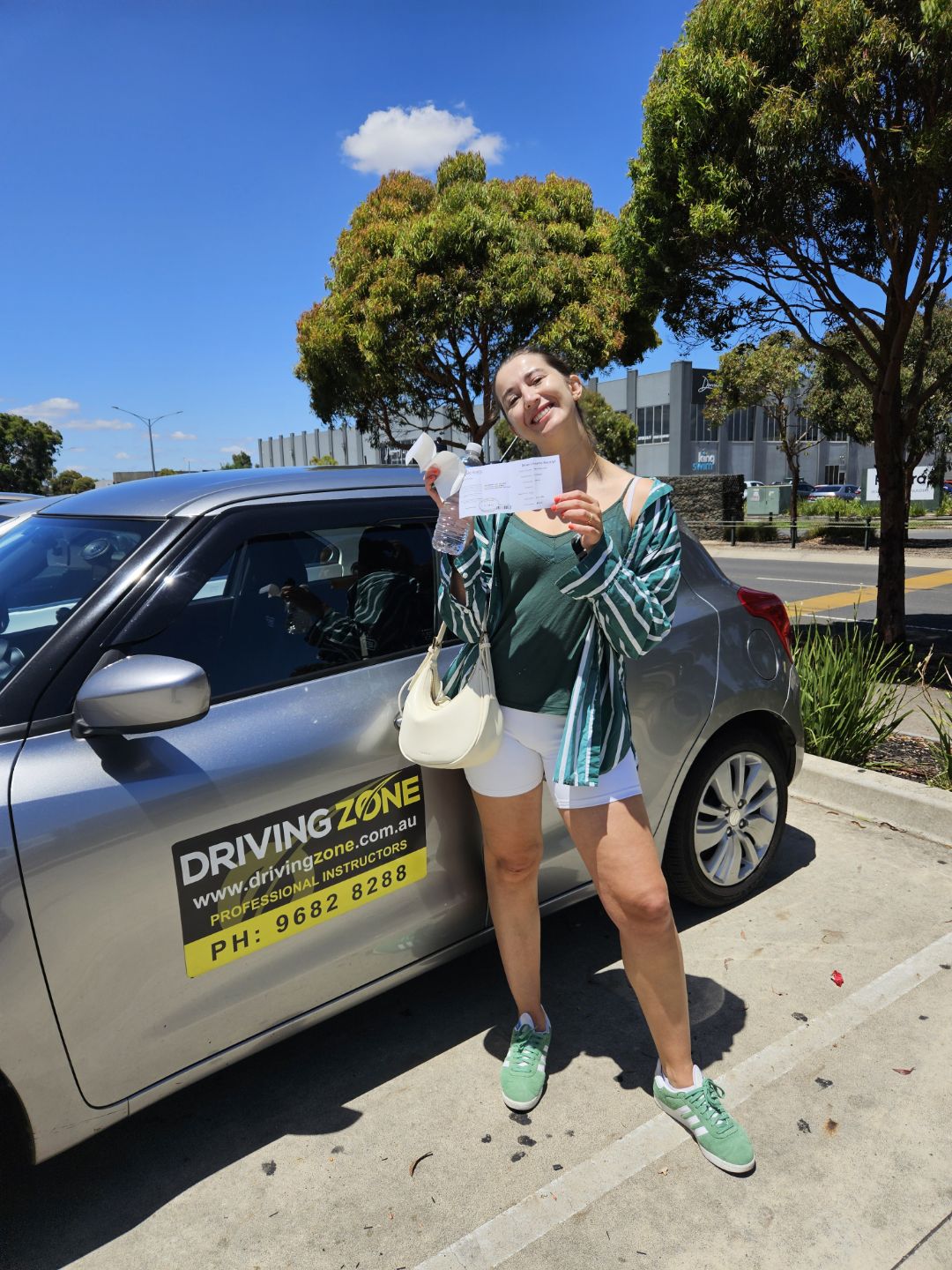 4 x 60 minute lessons + Driving Test Auto